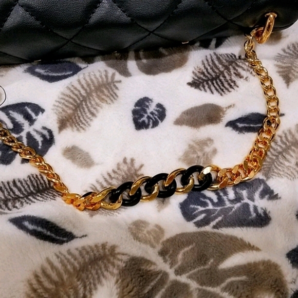 LAST ONE!-NWT Badgley Mischka quilted black crossbody - Picture 8 of 12